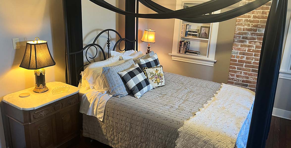 HS Clay House Bed & Breakfast Augusta Missouri